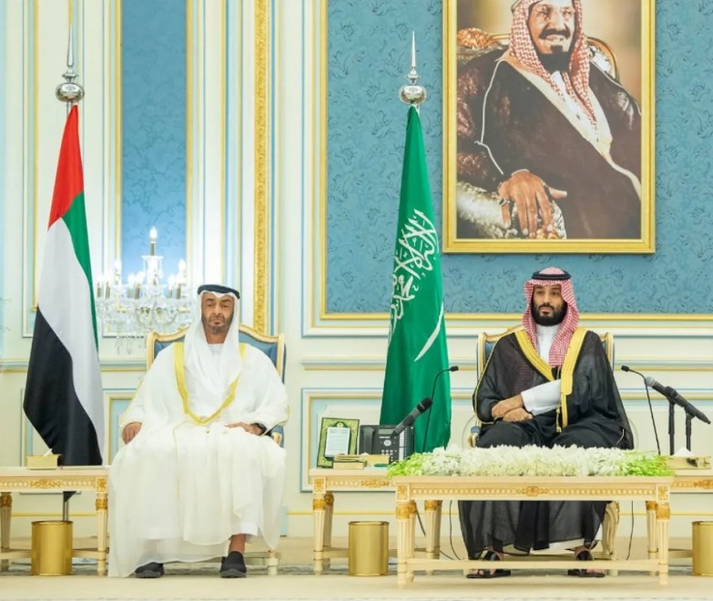 معلّق، لم يُحل: التنافس السعودي-الإماراتي والحرب في السودان